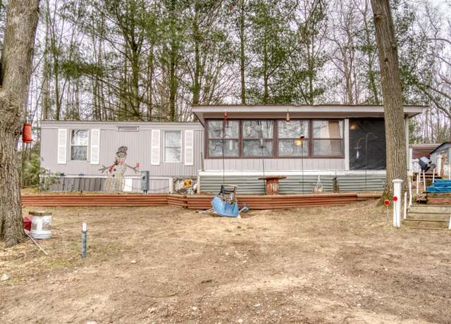 Property at 17370 Summit St, Barryton, MI 49305, 2 beds, 1 bath