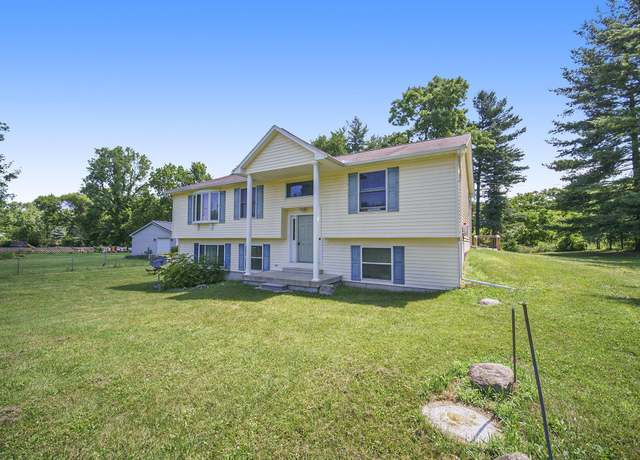 Property at 131 East Ave, Jackson, MI 49201, 2 beds, 2 baths