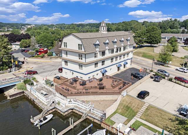 Property at 532 Dyckman Ave #17, South Haven, MI 49090, 1 bed, 1 bath