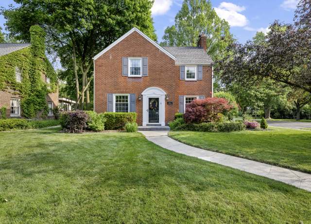 Property at 18714 San Diego Blvd, Lathrup Village, MI 48076, 4 beds, 2.5 baths