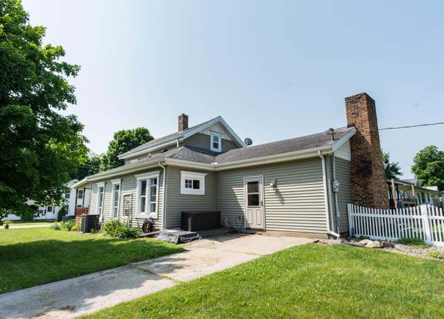 Property at 185 Race St, Constantine, MI 49042, 4 beds, 1.5 baths