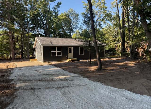 Property at 3636 E Laketon Ave, Muskegon, MI 49442, 3 beds, 1 bath