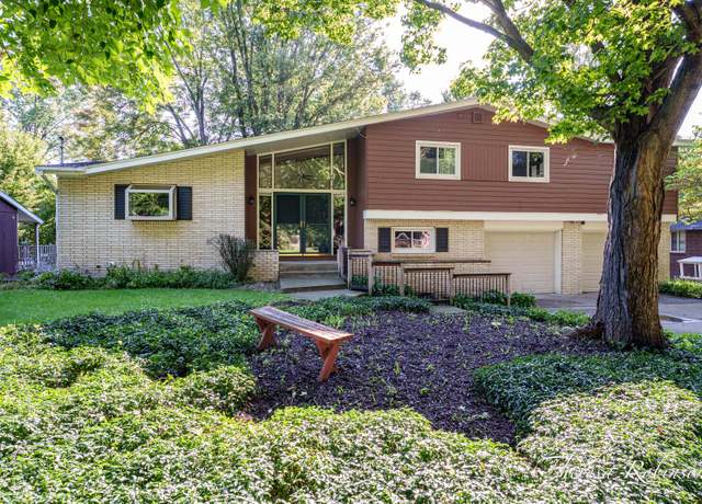 Property at 4914 Curwood Ave SE, Grand Rapids, MI 49508, 4 beds, 2 baths