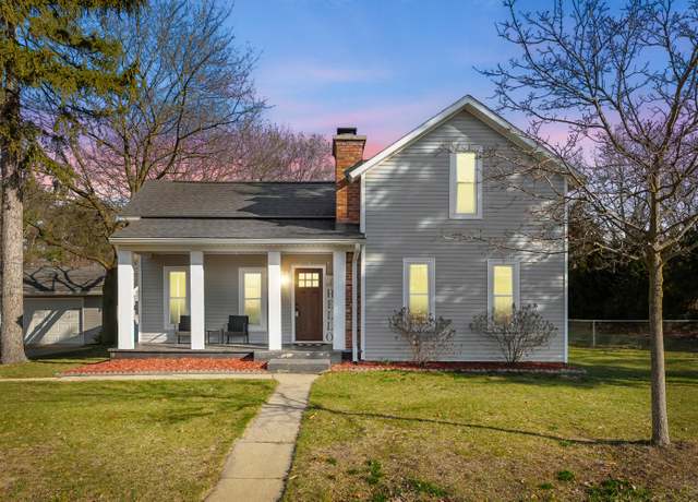 Property at 727 E 2nd St, Lawton, MI 49065, 2 beds, 2 baths