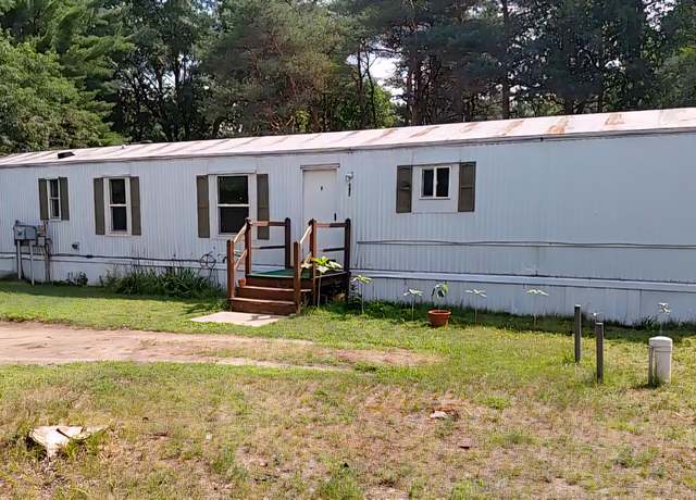 Property at 492 S Nancy Dr, White Cloud, MI 49349, 3 beds, 1 bath