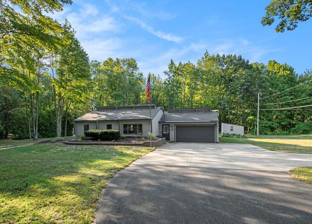 Property at 15902 Riley St, Holland, MI 49424, 3 beds, 1 bath