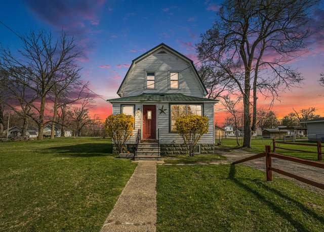 Property at 720 Marquette Ave, Muskegon, MI 49442, 3 beds, 2 baths