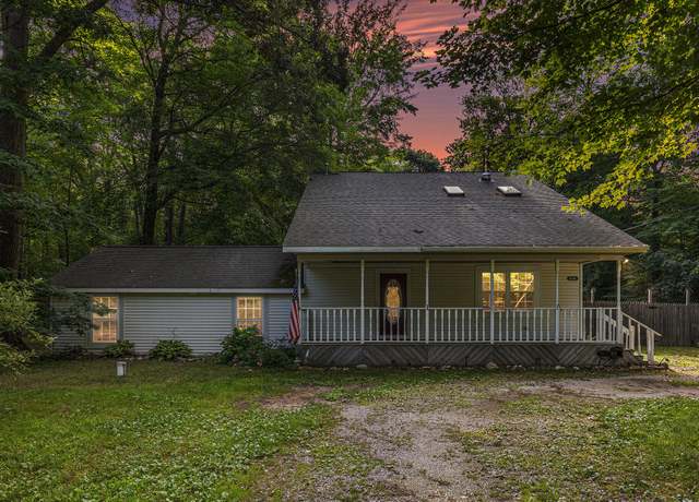 Property at 3640 Automobile Rd, Muskegon, MI 49445, 4 beds, 2 baths