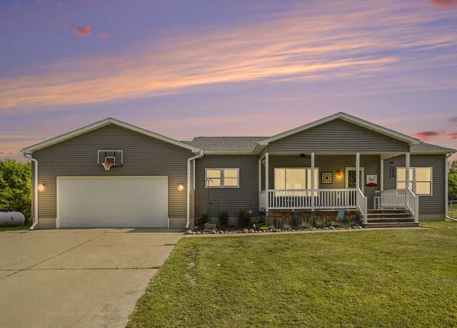 Property at 8862 Bever Rd, Delton, MI 49046, 3 beds, 2.5 baths