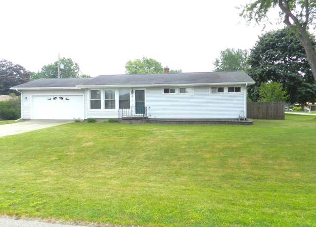 Property at 2865 Carrie Ln, St. Joseph, MI 49085, 3 beds, 1.5 baths
