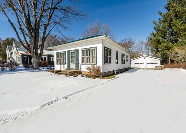 Property at 301 Western Ave, Benton Harbor, MI 49022, 3 beds, 1 bath