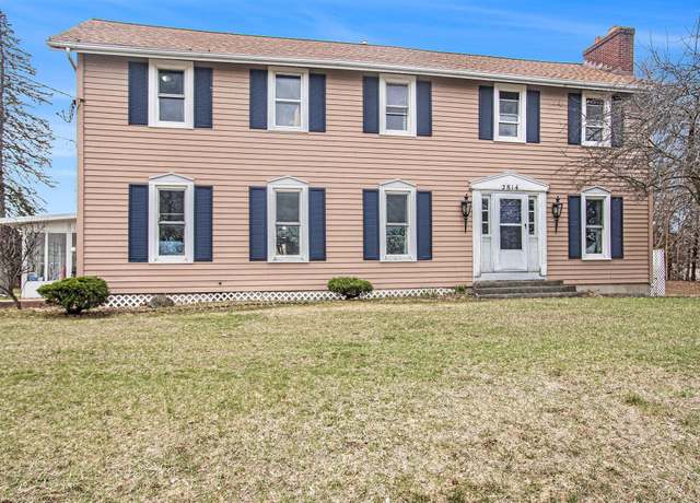 Property at 2814 Barry St, Hudsonville, MI 49426, 4 beds, 2 baths