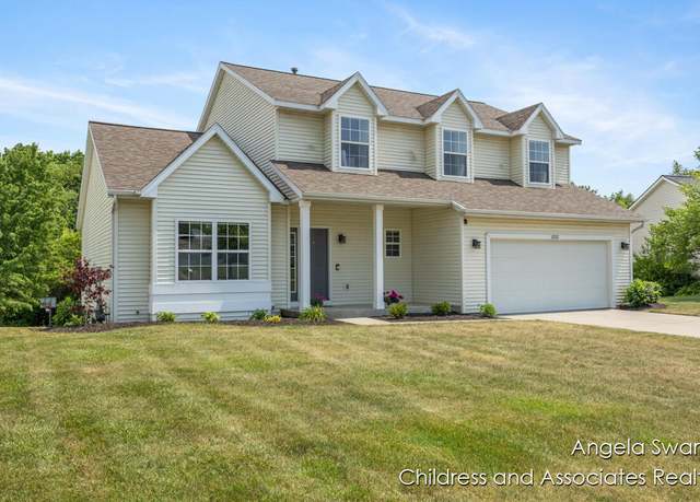 Property at 10782 Wood Ridge Dr, Zeeland, MI 49464, 4 beds, 2.5 baths