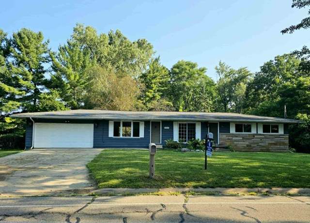Property at 212 E South St, Jackson, MI 49203, 3 beds, 2 baths