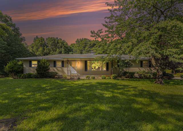 Property at 996 2nd St, Pentwater, MI 49449, 3 beds, 2.5 baths
