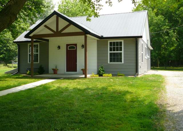 Property at 141.5 Griswold St, Hillsdale, MI 49242, 3 beds, 1 bath
