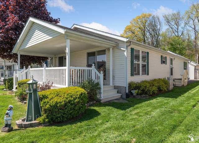 Property at 581 Sassafras Dr, Coldwater, MI 49036, 3 beds, 2 baths