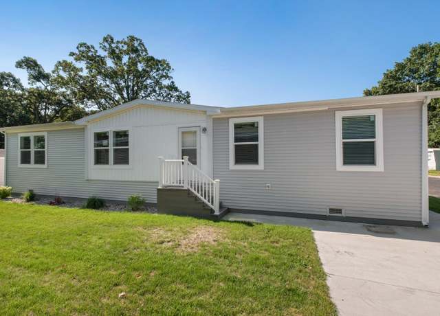 Property at 222 Circle Dr #222, Sparta, MI 49345, 4 beds, 2 baths