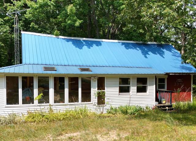 Property at 3376 Swihart Rd, Brethren, MI 49619, 3 beds, 1.5 baths