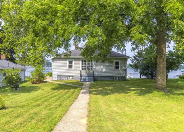 Property at 9048 E Long Lake Dr, Scotts, MI 49088, 2 beds, 1 bath