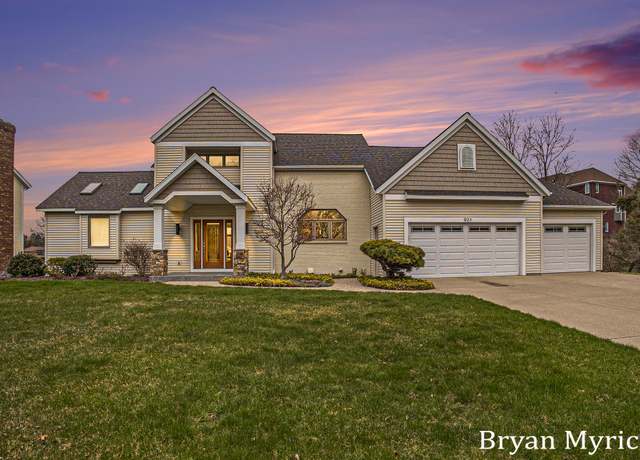 Property at 921 Meadow Ridge Dr, Holland, MI 49424, 4 beds, 3.5 baths