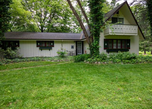 Property at 8454 Stickles Rd, Three Oaks, MI 49128, 3 beds, 1 bath