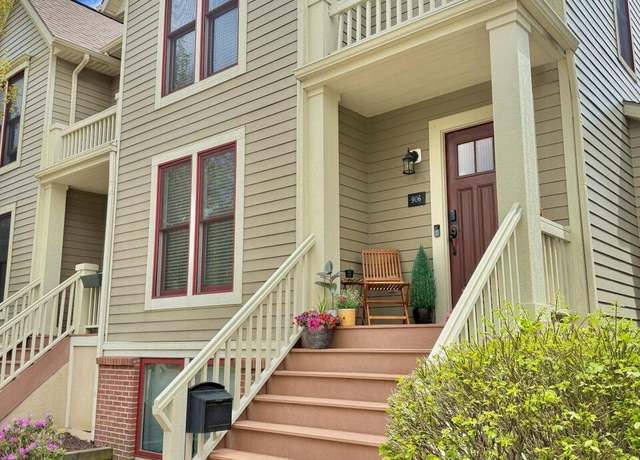 Property at 906 Blodgett St SE, Grand Rapids, MI 49506, 2 beds, 2.5 baths