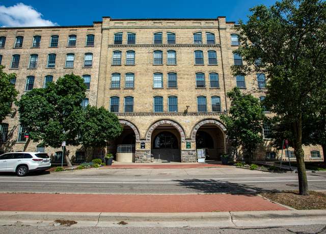Property at 940 Monroe Ave NW #461, Grand Rapids, MI 49503, 3 beds, 2 baths