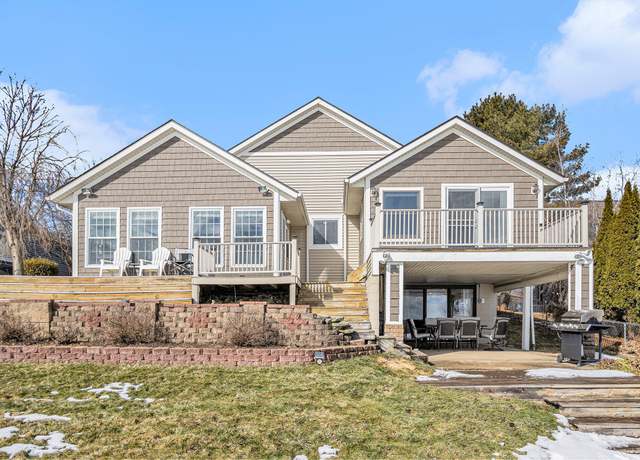 Property at 2622 E Shore Dr, Portage, MI 49002, 4 beds, 3 baths