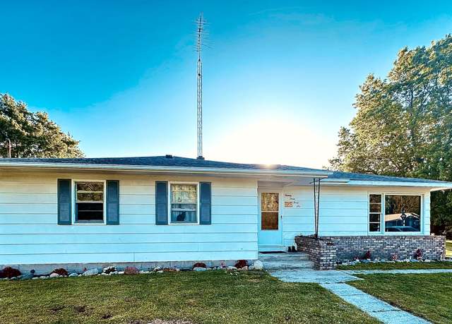 Property at 2346 Main St, Manistee, MI 49660, 4 beds, 1 bath
