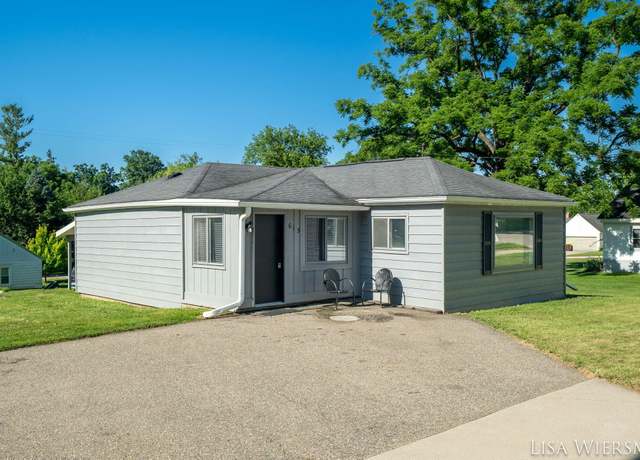 Property at 615 Prospect St, Ionia, MI 48846, 3 beds, 1 bath