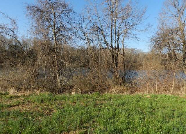 Property at 520 Swan River Dr, Benton Harbor, MI 49022