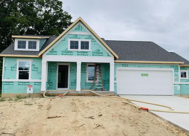Property at 7115 Pinehurst Dr NE, Rockford, MI 49341, 3 beds, 2 baths