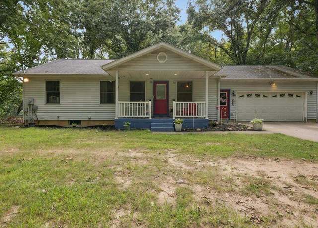 Property at 621 Ashville Ln, Plainwell, MI 49080, 4 beds, 2.5 baths