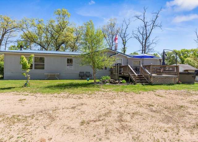 Property at 1818 E 58th St St, Newaygo, MI 49337, 4 beds, 2 baths