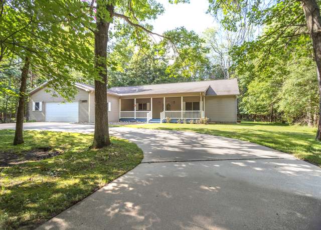 Property at 10086 Hawthorne Ln, Canadian Lakes, MI 49346, 3 beds, 2 baths