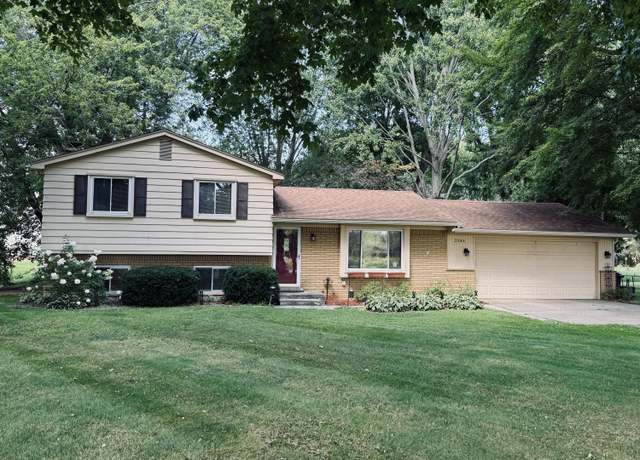 Property at 3584 W Maple Rd, Wixom, MI 48393, 3 beds, 1.5 baths