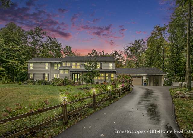 Property at 6467 118th Ave, Fennville, MI 49408, 6 beds, 4.5 baths