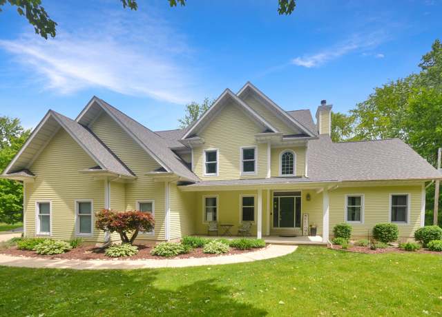 Property at 5371 S 4th St, Kalamazoo, MI 49009, 5 beds, 3.5 baths