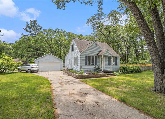 Property at 1512 Holton Rd, Muskegon, MI 49445, 3 beds, 2 baths