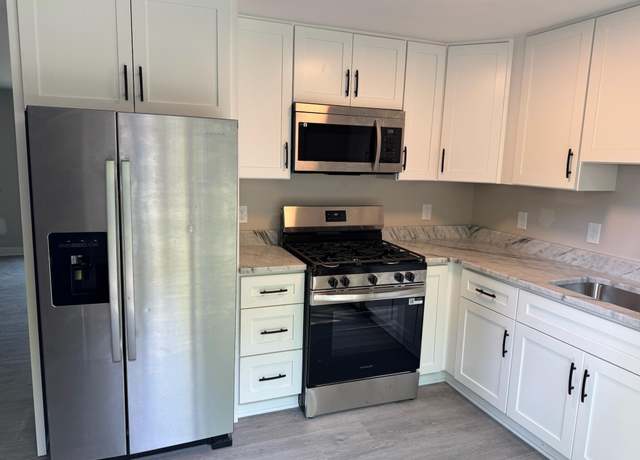 Property at 2159 E Eden Ct, Ann Arbor, MI 48108, 4 beds, 1.5 baths