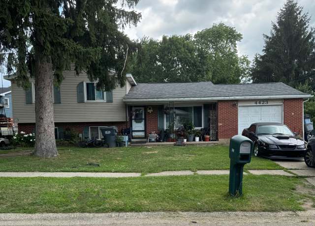 Property at 4423 Farnham Ave, Portage, MI 49002, 3 beds, 1.5 baths