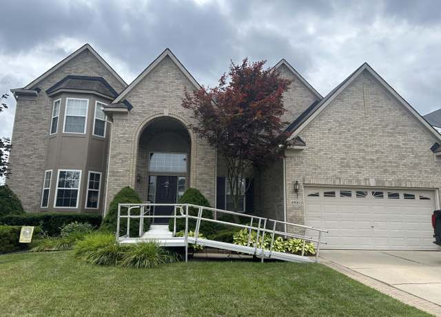 Property at 4900 Shellbark Dr, Ypsilanti, MI 48197, 5 beds, 3.5 baths
