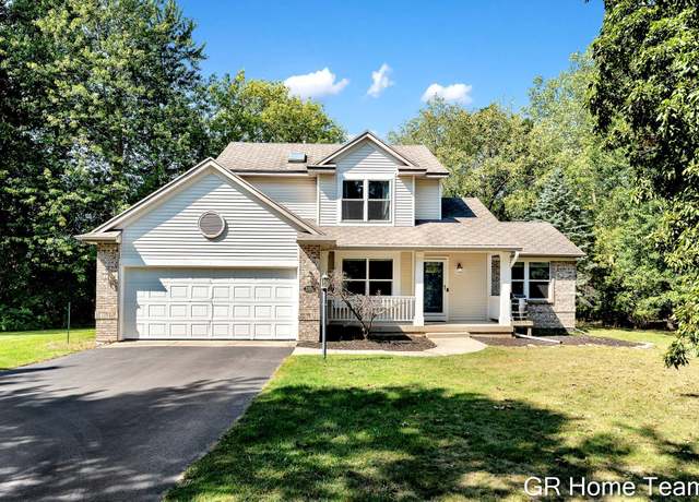 Property at 2100 Highlander Dr SE, Kentwood, MI 49508, 3 beds, 2.5 baths