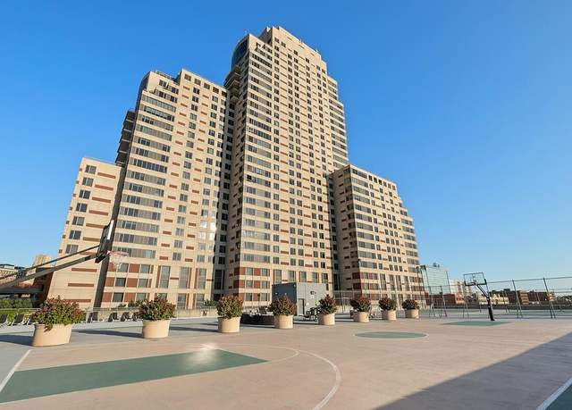 Property at 32 Campau Cir NW #2703, Grand Rapids, MI 49503, 2 beds, 2 baths