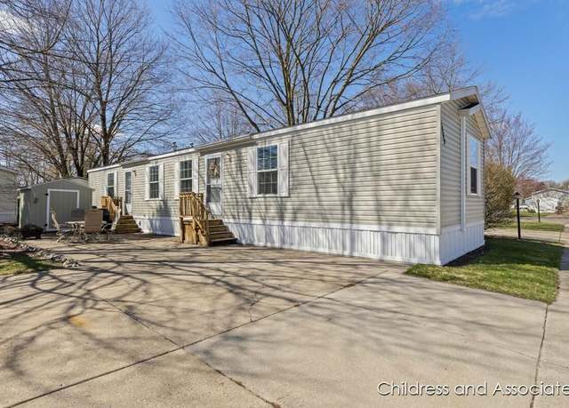 Property at 5669 Bellewood Ct SE, Grand Rapids, MI 49548, 3 beds, 2 baths