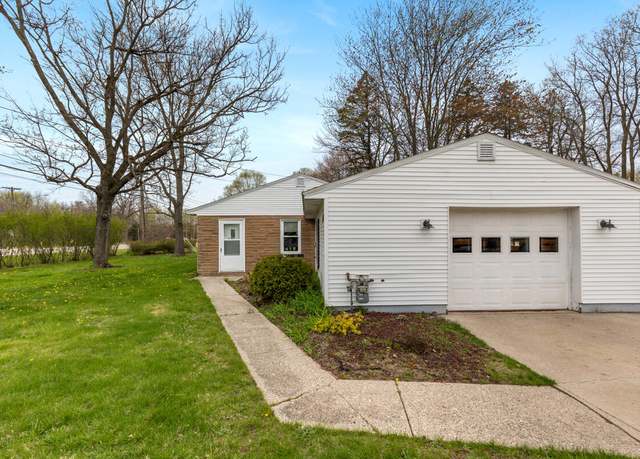 Property at 3116 E Apple Ave, Muskegon, MI 49442, 3 beds, 1 bath