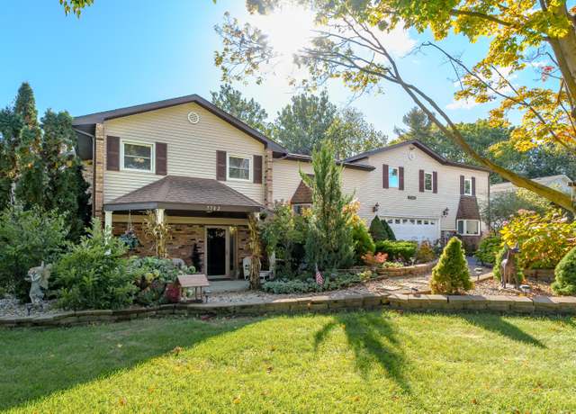 Property at 7702 N Gleneagle Dr, Kalamazoo, MI 49048, 6 beds, 3 baths
