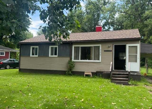 Property at 22002 Fenster St, Belleville, MI 48111, 3 beds, 1 bath