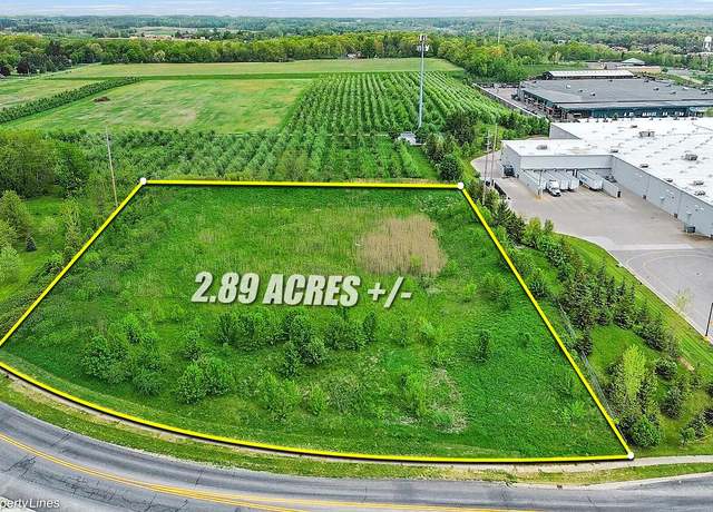 Property at 1075 Henze Dr NW, Comstock Park, MI 49321